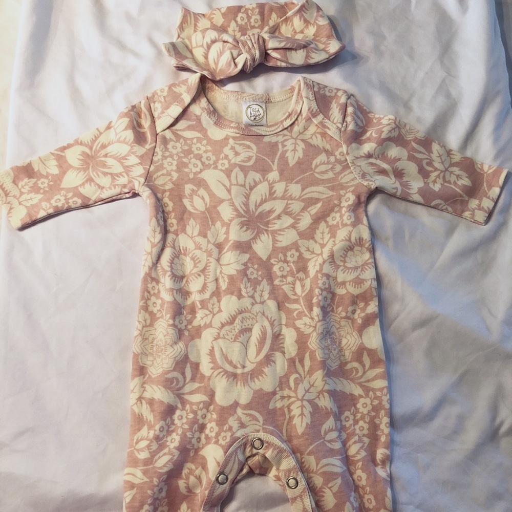 Newborn girls one piece outfit, and headband set